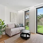 Private Garden Oasis, A Charming Flat In Bonfim