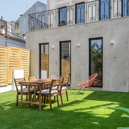 Apartment Private Garden Oasis, A Charming Flat In Bonfim
