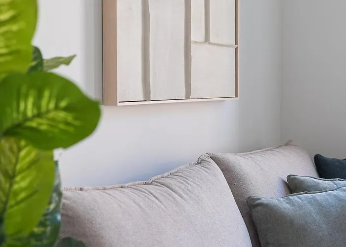 Private Garden Oasis, A Charming Flat In Bonfim * Fouto