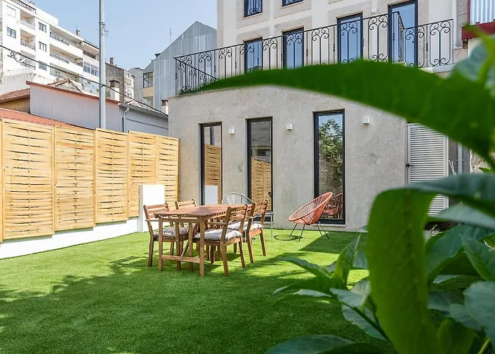 Private Garden Oasis, A Charming Flat In Bonfim