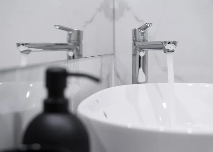 Private Garden Oasis, A Charming Flat In Bonfim