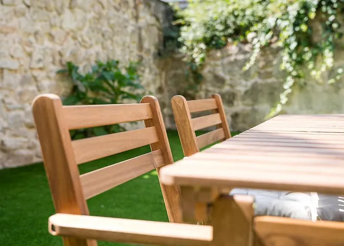 Private Garden Oasis, A Charming Flat In Bonfim * Fouto