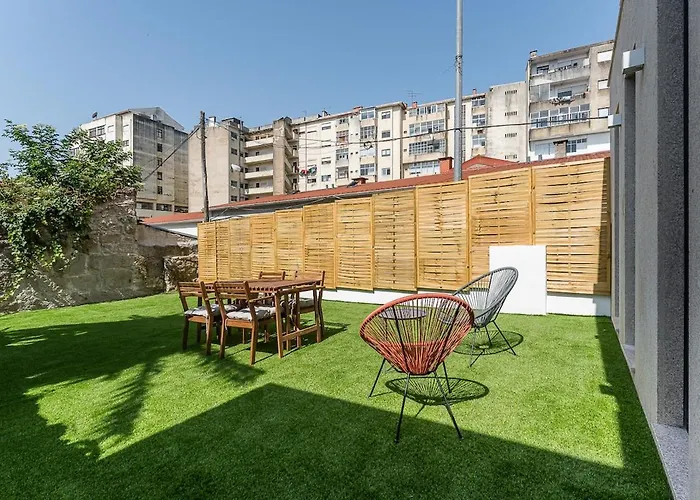 Private Garden Oasis, A Charming Flat In Bonfim דירה Fouto