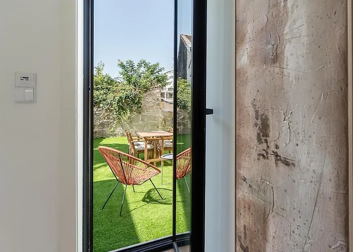 Private Garden Oasis, A Charming Flat In Bonfim *
