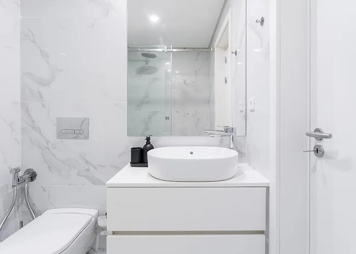 Апартаменты Private Garden Oasis, A Charming Flat In Bonfim